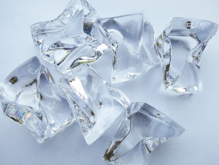 Deko-Eiswürfel 38mm, 12 Stück aus Acryl - Deko-Schnee-Shop.de Deko-Eiswürfel 38mm, 12 Stück aus Acryl - Deko-Schnee-Shop.de